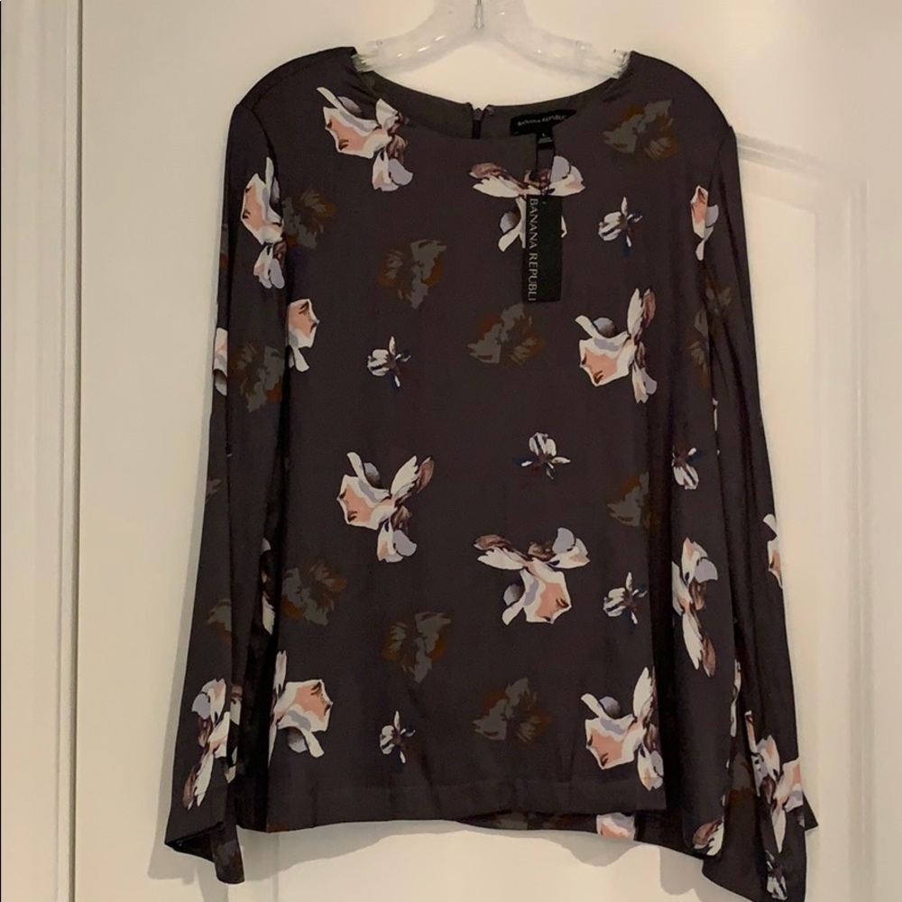 Banana Republic gray floral lined blouse NWT